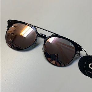 QUAY MIRRORED SUNGLASSES